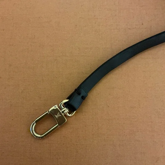 Louis Vuitton Pochette Accessories in Damier Ebene - Picture 6 of 12